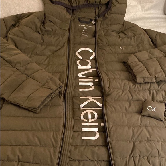 NWOT Calvin Klein Men's Puffer Jacket - Picture 2 of 5